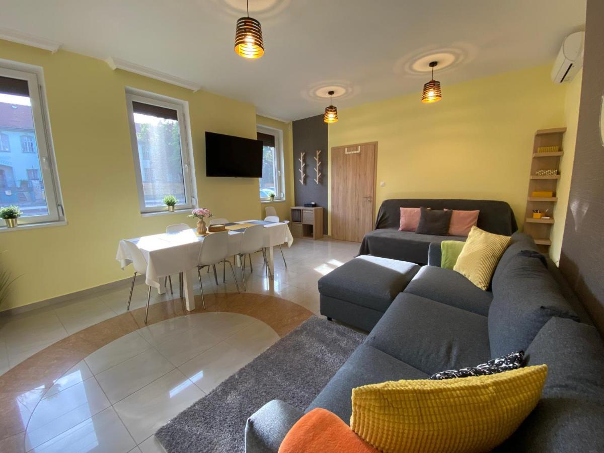 Nest1 Apartments Кестхей Экстерьер фото