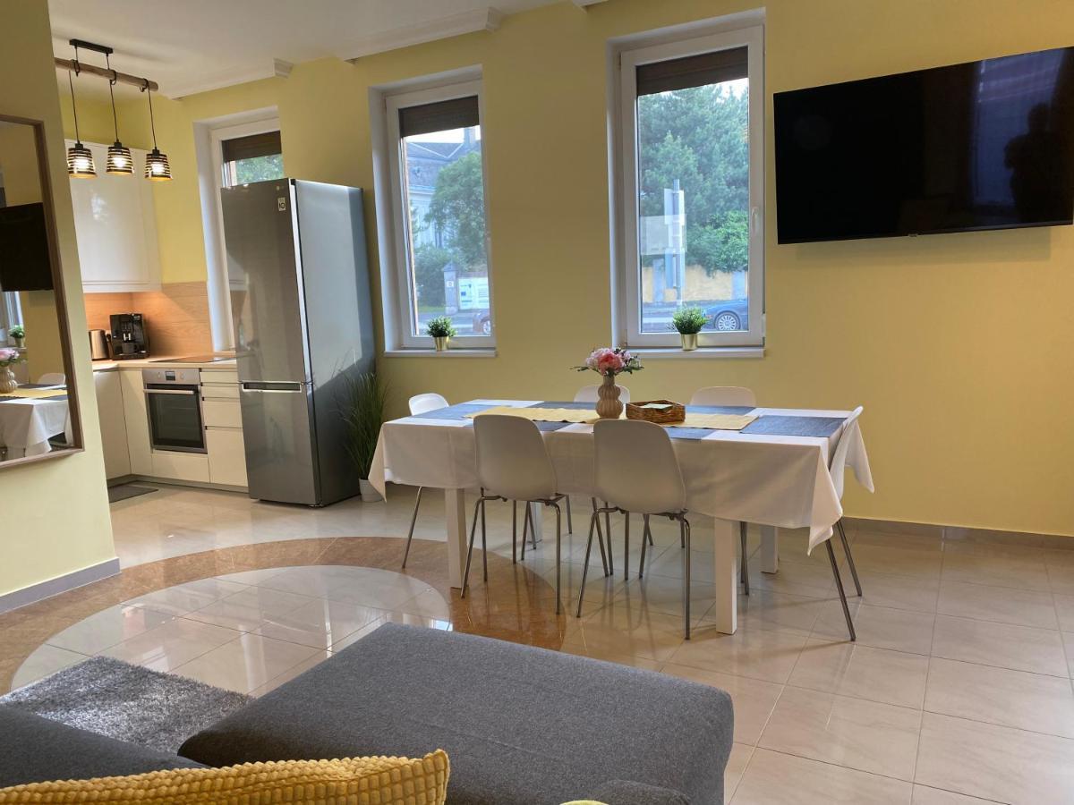 Nest1 Apartments Кестхей Экстерьер фото