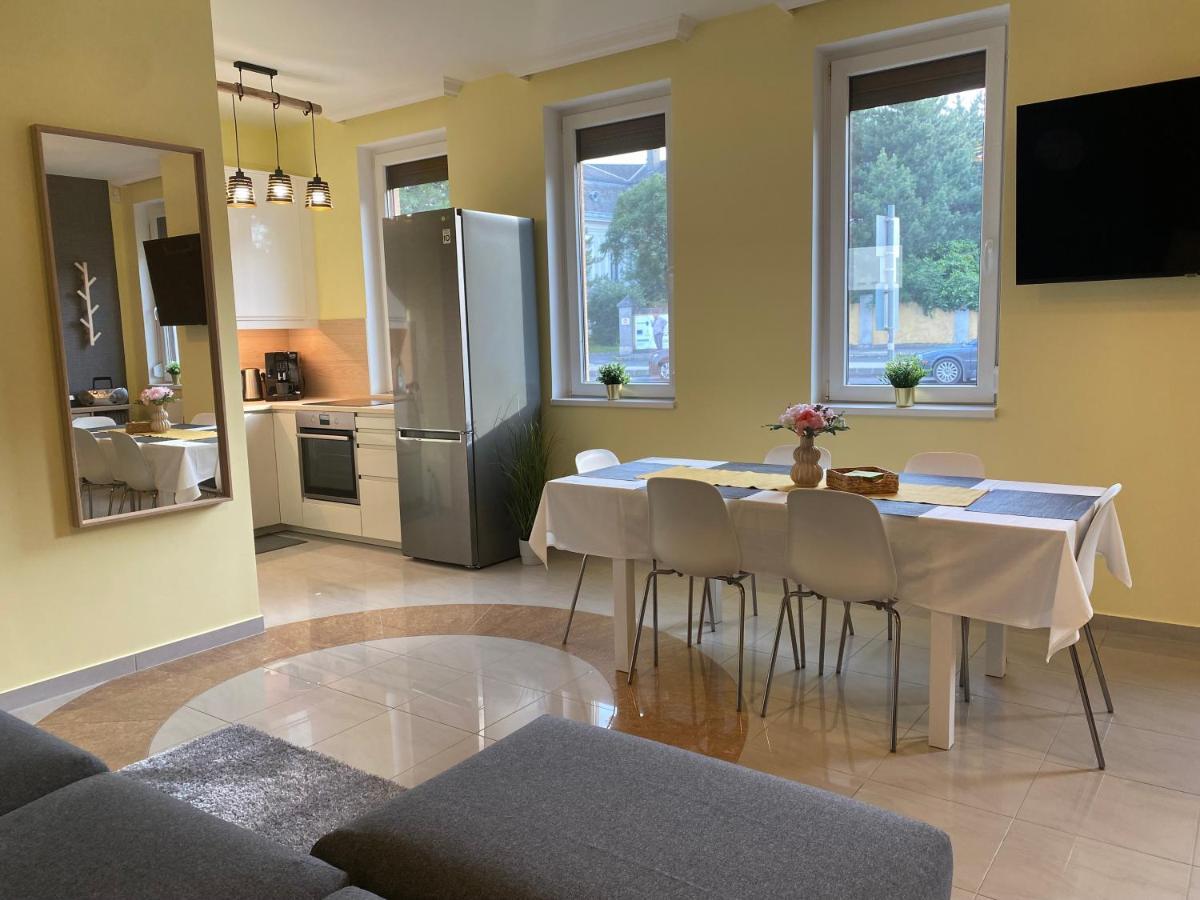 Nest1 Apartments Кестхей Экстерьер фото